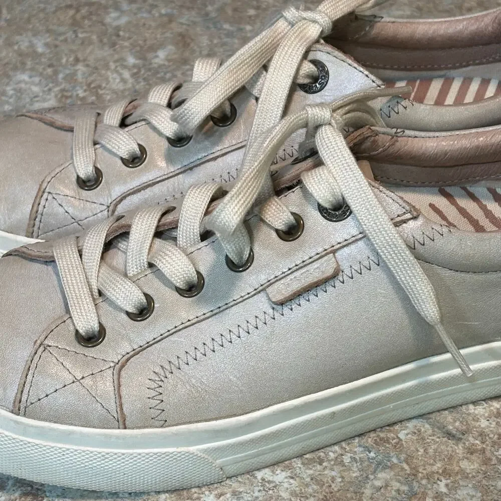 Taos Footwear brand taos